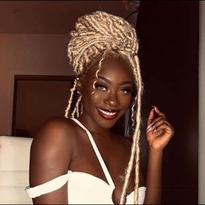 Meet your Posher, Daphne